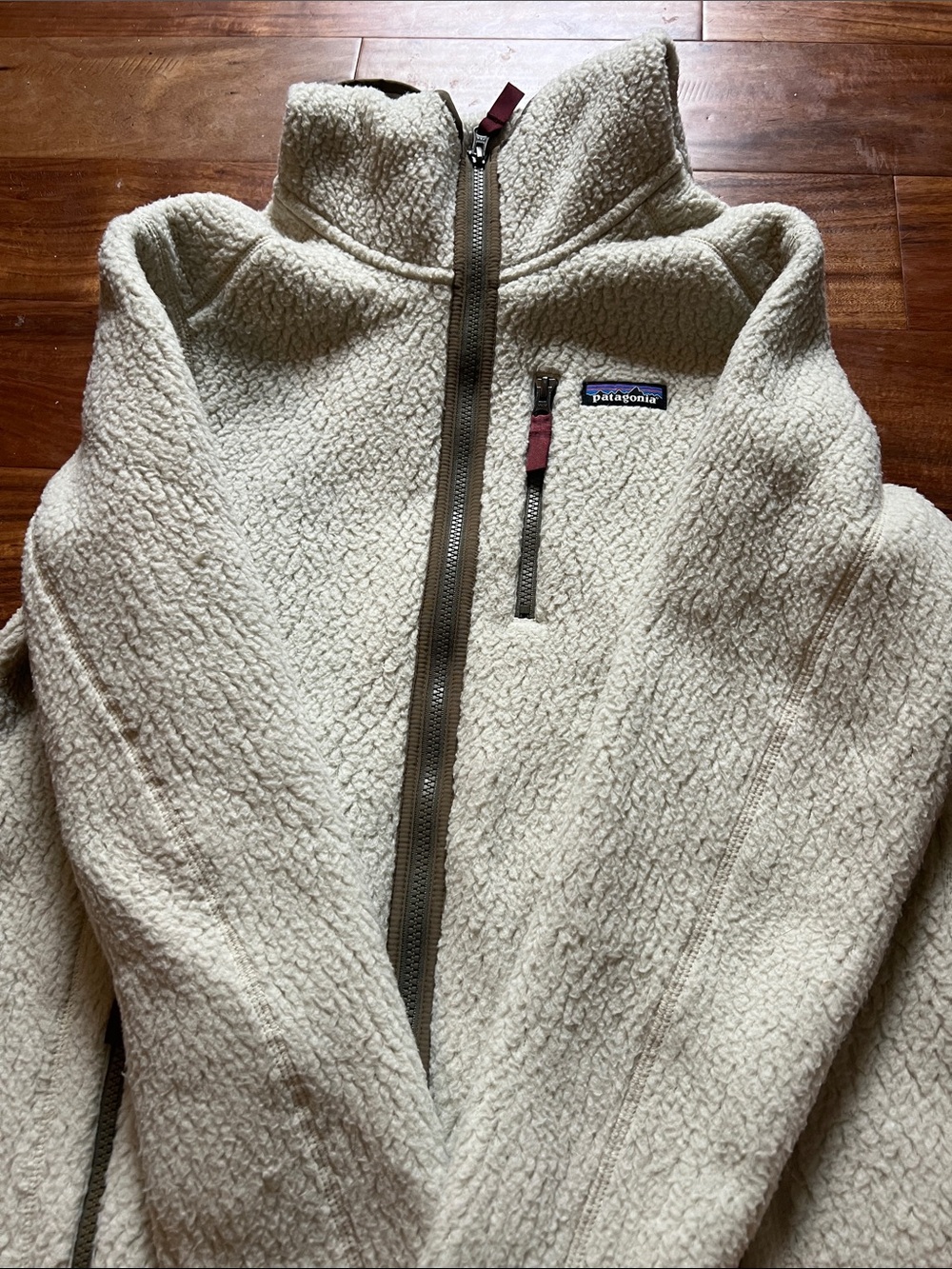 Patagonia Women’s High Pile Hooded Fleece Jacket Cream Taupe FA18